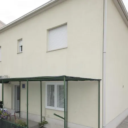 Apartment D&a *